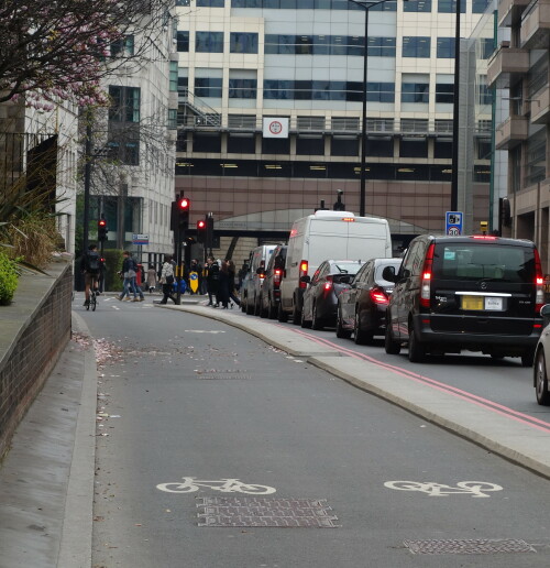 cycle-superhighway-3-als-protected-bike-lane.jpg