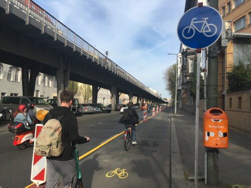 pop-up-bike-lane-gitschiner-strasse-berlin.jpg