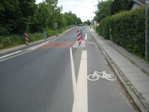 verkehrsberuhigung-und-radverkehrsinfrastruktur-traffic-calming-with-cycle-pathdanemark.jpg