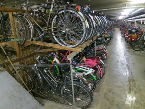 fahrradparkhaus-in-amsterdam.jpg