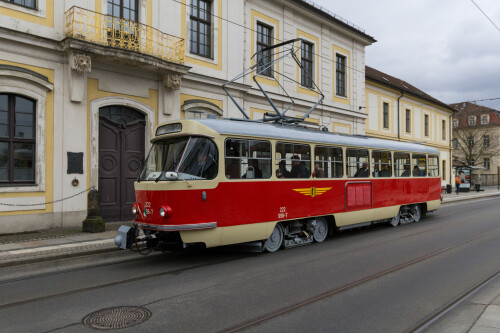 historische-strassenbahn-dresden.jpg