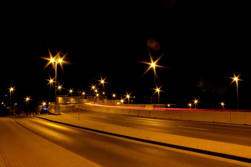 Löbtauer Brücke Dresden bei Nacht

Verkehr (langbelichtet)