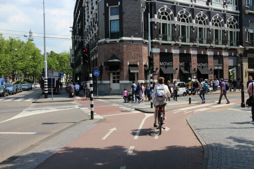 amsterdam-radfahrbahnen-am-t-knoten-stadhouderskade-hobbermastraat.jpg