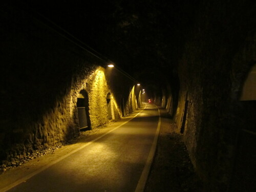 fahrradtunnel-milseburgtunnel-in-der-rhon.jpg