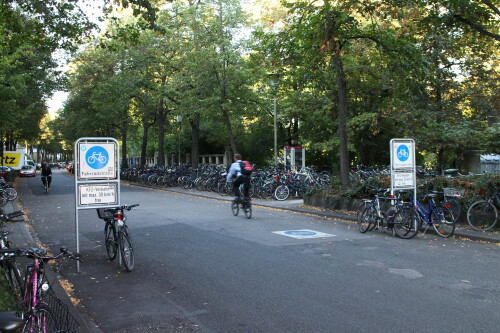 karlsruhe-eingangssituation-fahrradstrasse-bahnhofstrasse.jpg