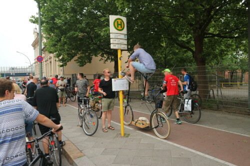 radsternfahrt-berlin-2018-lastenhochrad.jpg