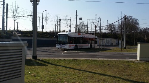 elektrobus-auf-einer-primove-induktionsladestation-in-mannheim.jpg
