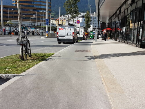 radweg-entlang-der-amraser-strasse-in-innsbruck.jpg