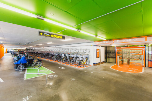 fahrradparkhaus-malmo-centralstation.jpg