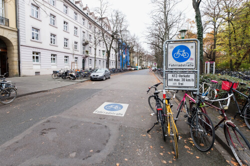 fahrradstrasse-karlsruhe.jpg