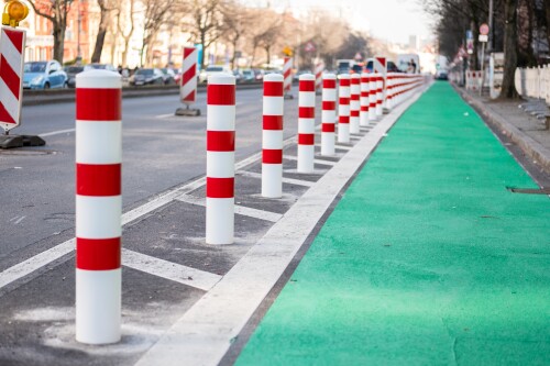 geschutzte-radfahrstreifenprotected-bike-lane2.jpg