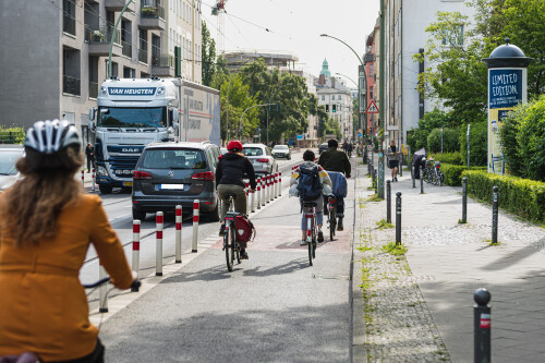 geschutzter-radfahrstreifen-berlin1.jpg