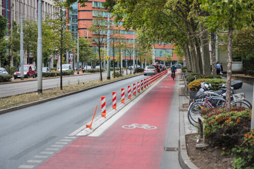 Geschützter Radfahrstreifen