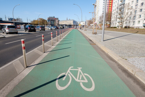 geschutzter-radfahrstreifenprotected-bike-lane.jpg