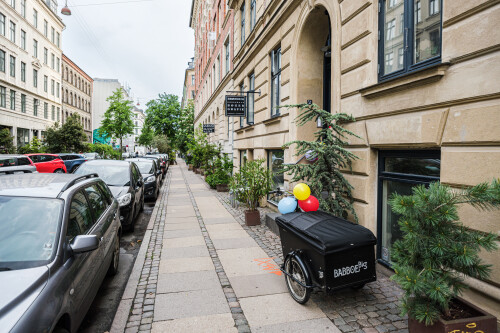 Straßenraumgestaltung|Gehweg Kopenhagen mit Cargobike