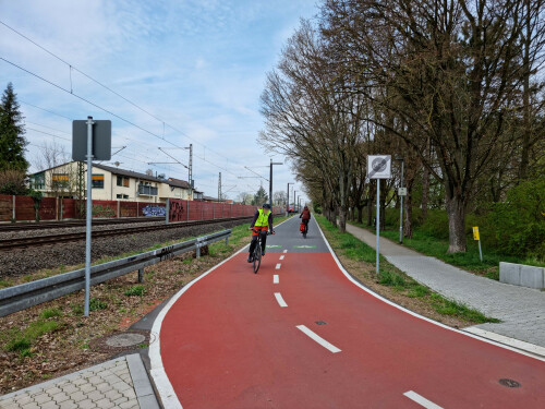 Übergang Fahrradstraße-Radschnellweg in Darmstadt-Wixhausen