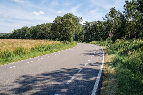 Schutzstreifen außerorts L 11 ab B 266 in NRW
https://maps.app.goo.gl/pYtp1enMZxqThxSS7